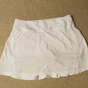 Lululemon White Circuit Breaker- Size 4! Super new